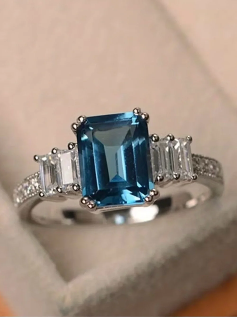 White Gold Sapphire Emerald-Cut Gemstone Ring with Accent Stones